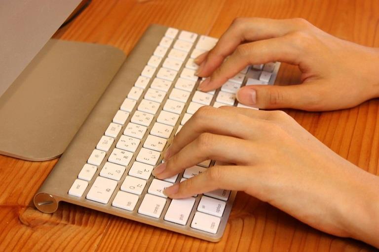 تایپ غیر حضوری در منزل